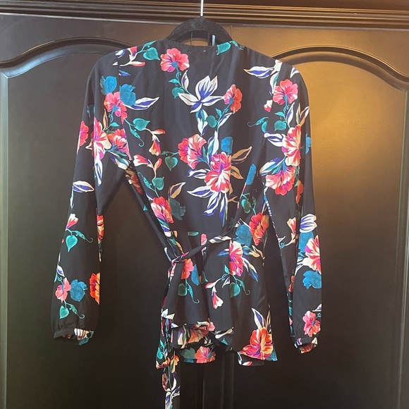 Yumi Kim wrap blouse EUC - Picture 3 of 4